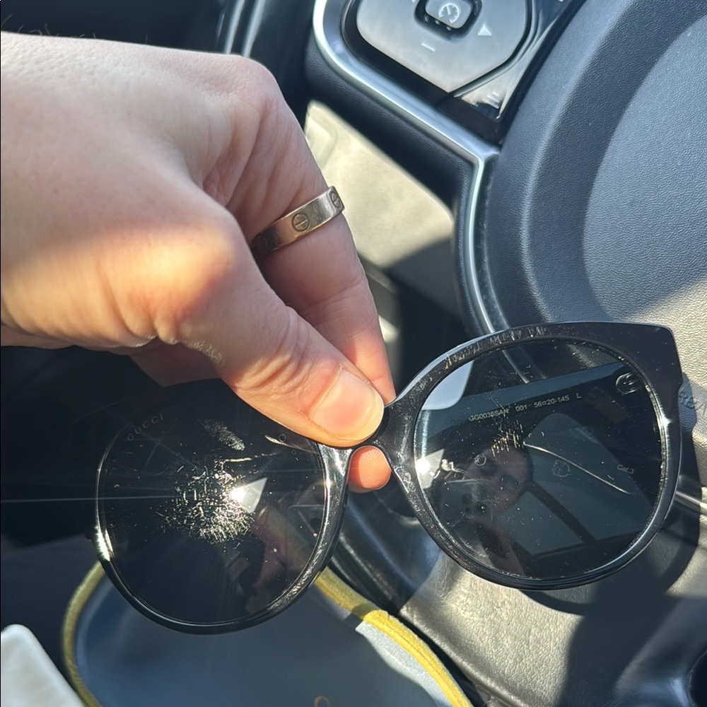 Gucci Oversized Black Sunglasses - Picture 2 of 7